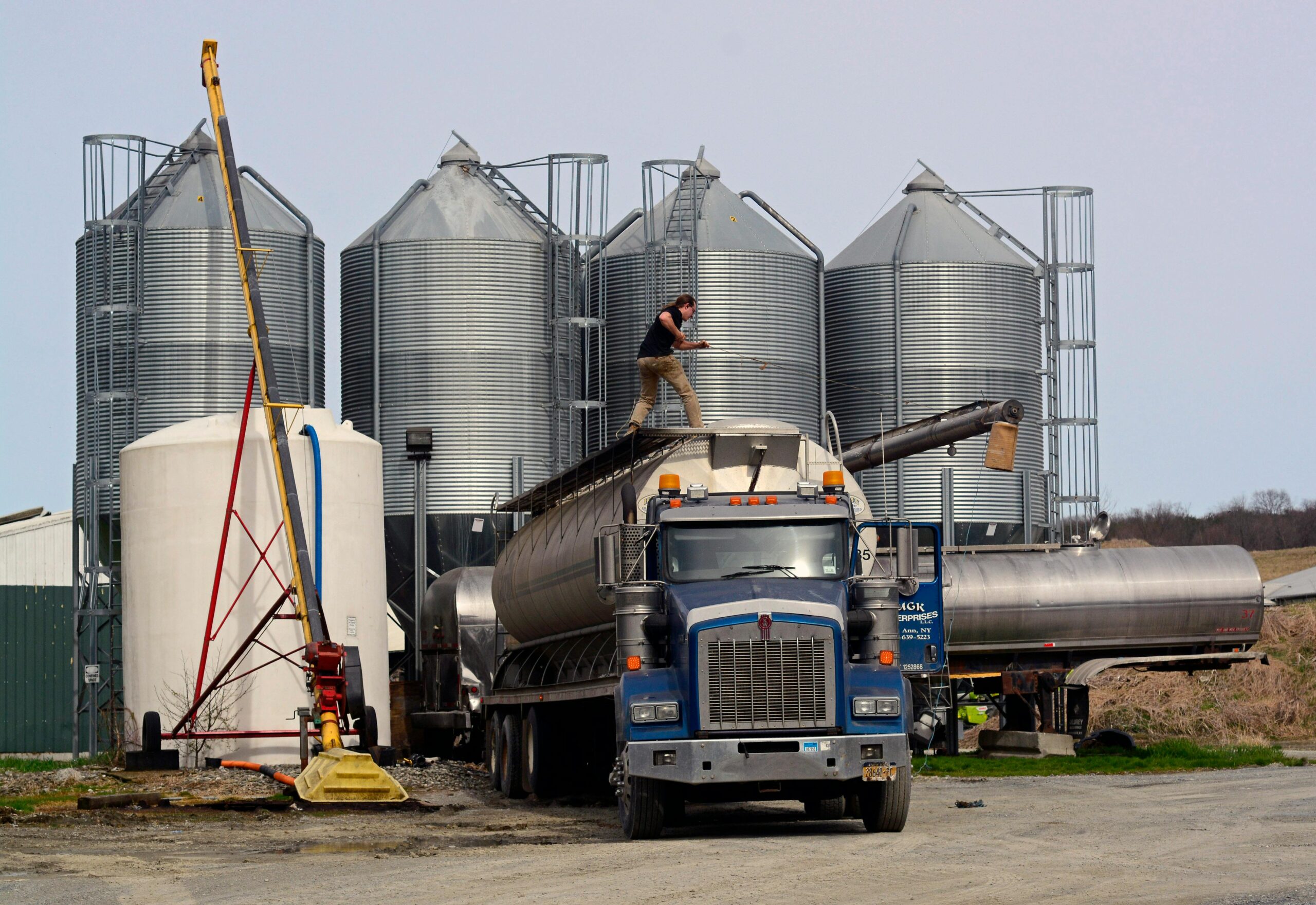 Outsourcing Your Business’s Silo and Tank Cleaning